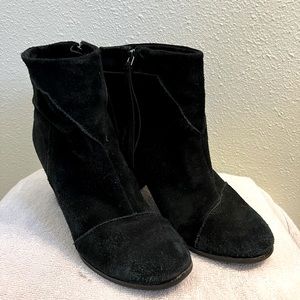 Toms heeled suede booties
